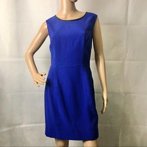Blue sheath dress, with opening in the back